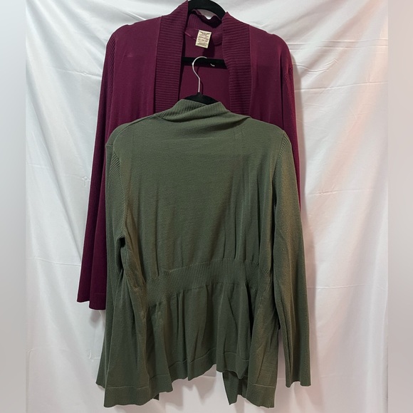 Bundle of 2 Elegant Women's Cardigan Sweaters - Burgundy and Olive. XL. - Picture 6 of 10